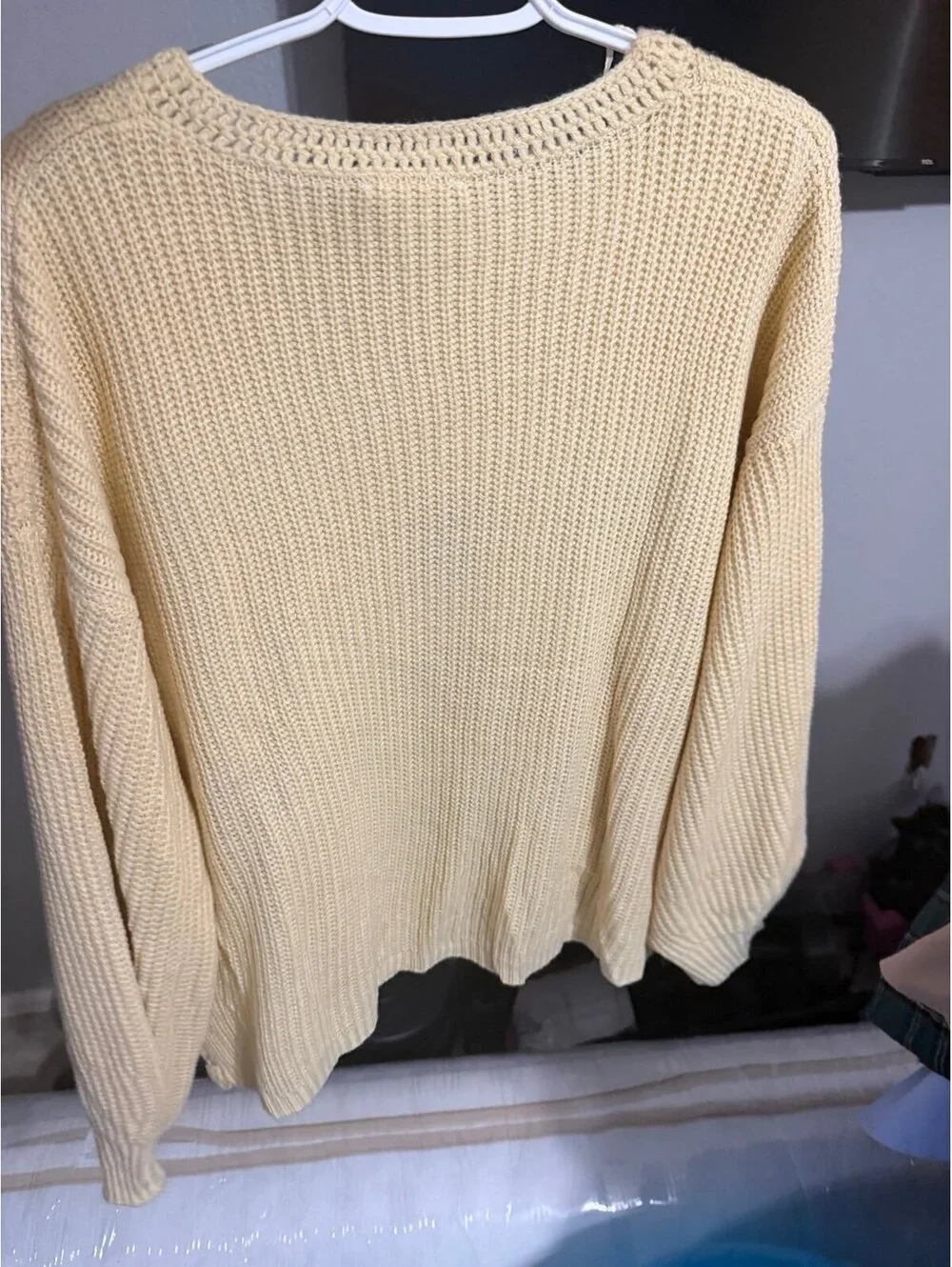 Sweater - Picture 4 of 6
